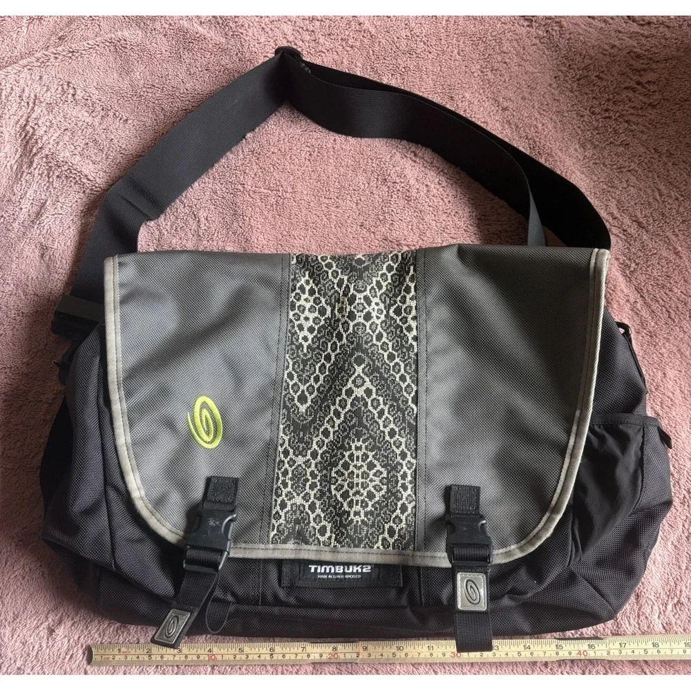 Vintage Timbuk2 Black Gray Rare Design Large Messenger Carry Bag-See Description